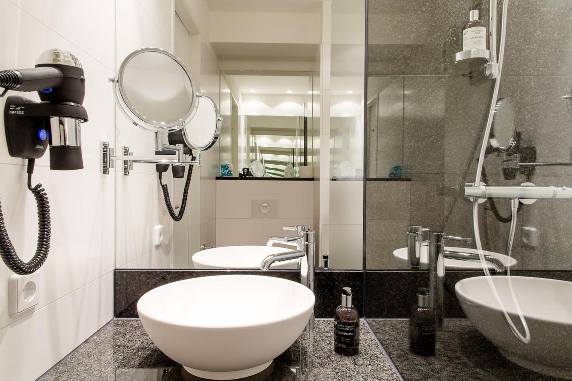 Motel One Росток Екстер'єр фото